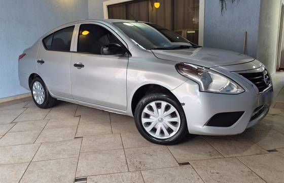 NISSAN VERSA 1.6 16V FLEXSTART V-DRIVE MANUAL NISSAN VERSA 1.6 16V FLEXSTART V-DRIVE MANUAL